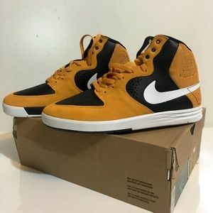 NIKE SB PAUL RODRIGUEZ SIZE SIZE 10.5 NWT OG